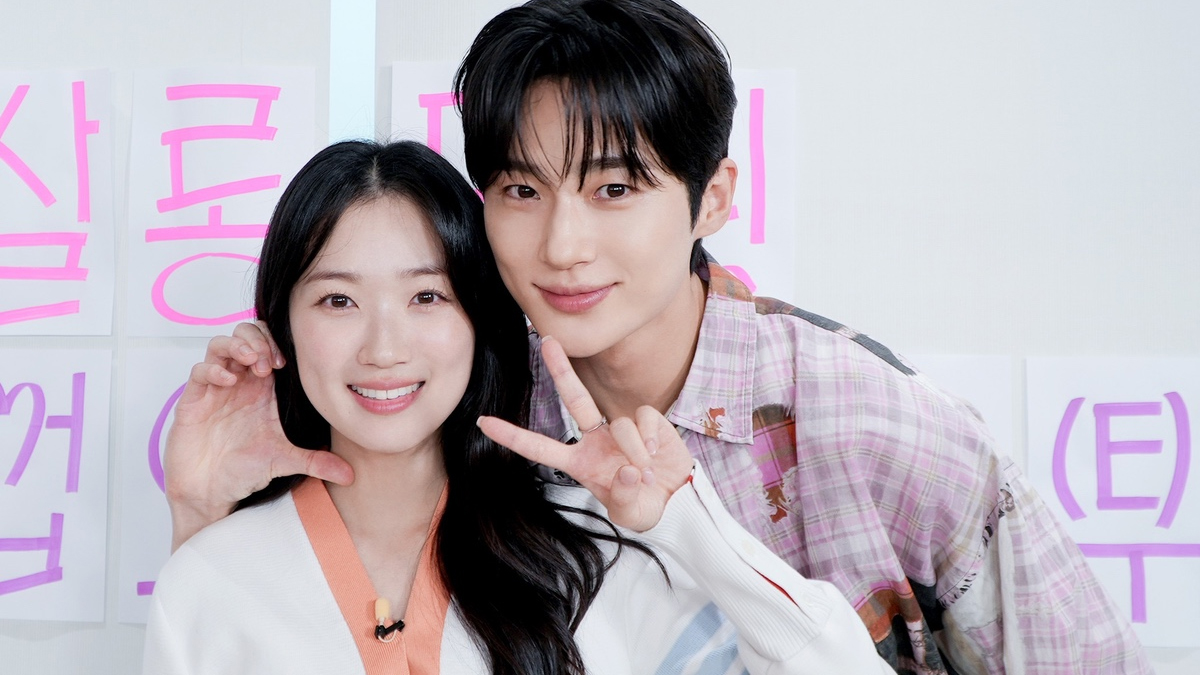 살롱드립 변우석 김혜윤 현장 사진 (오늘 오후 6시)