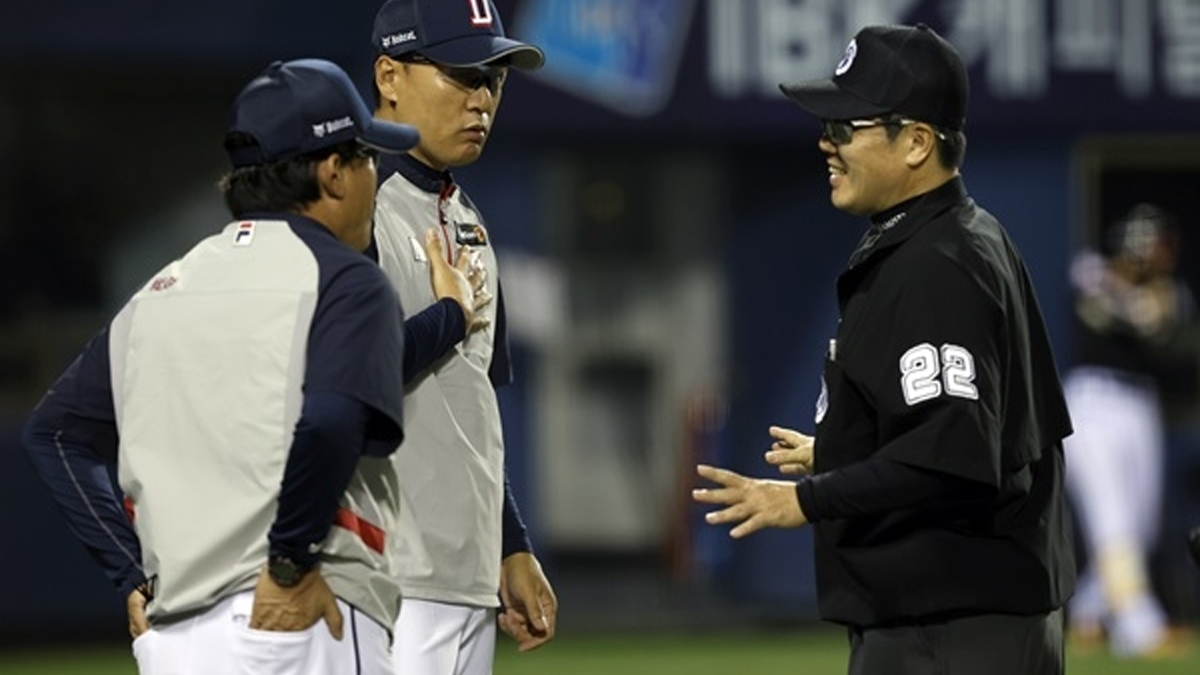 [단독] 이승엽 감독 퇴장도 당했는데 대반전 “2루심 주루 방해 먼저 선언…구심 인지 못 해 비디오 판독 요청 수락”