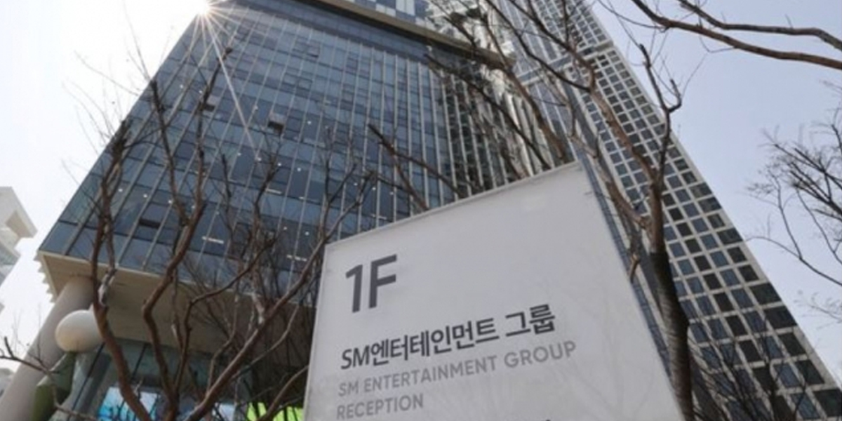 택배기사 위장해 아이돌 가수 집주소 알아낸 남성들 1심 벌금형