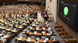 간호법 국회 통과…이르면 내년 6월 '진료지원 간호사' 합법화