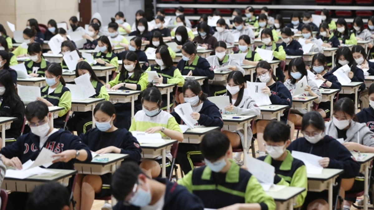 [단독] 갑작스런 임시공휴일에 서울 중·고교 5곳 중 1곳꼴로 시험 일정 바꿨다